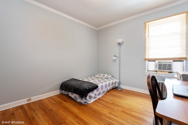 Foto del edificio - 4743 N Hamlin Ave