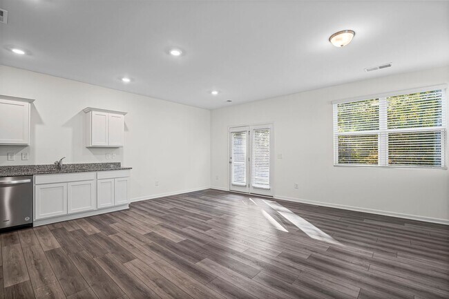 Building Photo - 407 Kings Cross Wy