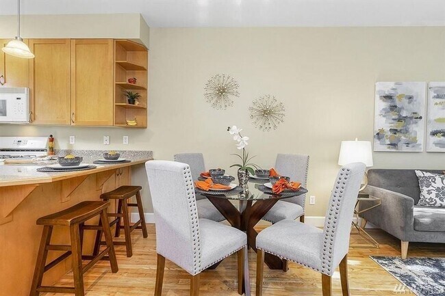 Foto del edificio - Fantastic Queen Anne Townhome