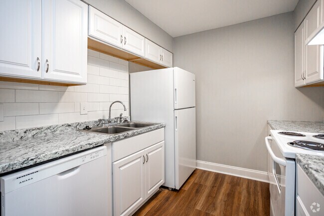 2 habitaciones, 1 baño - 1000 pies cuadrados - Cocina - Creek Ridge Apartments
