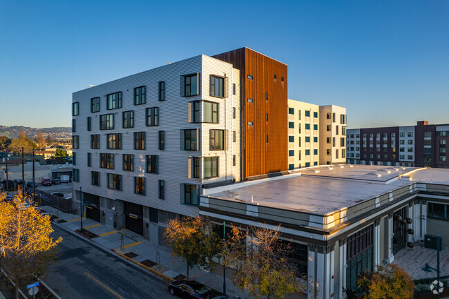 Building Photo - MAZ Building