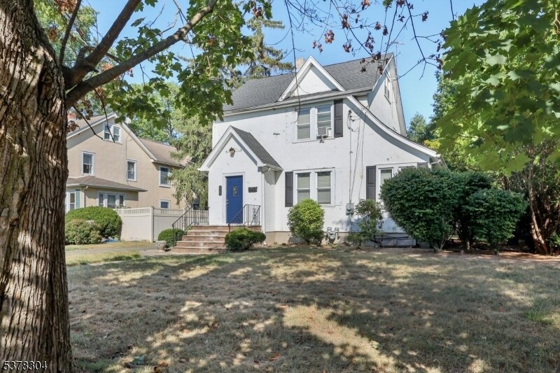 Foto principal - 359 Bogert Ave