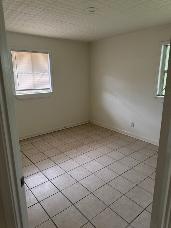 Building Photo - 1324 Cactus Dr
