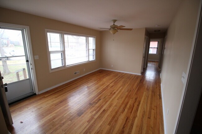 Building Photo - 3 Bedroom house in Middletown