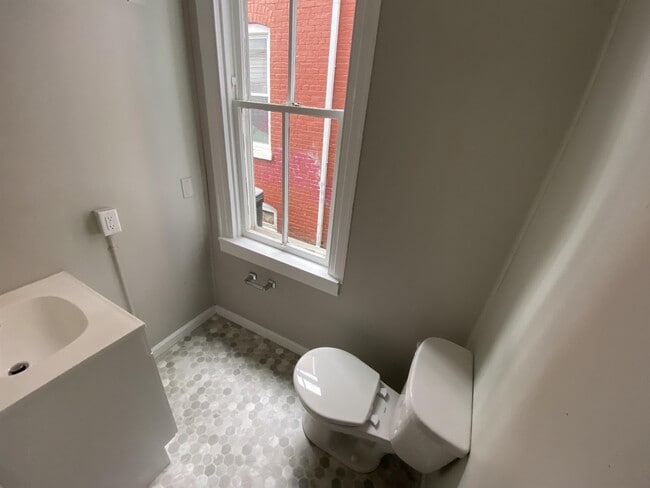 Foto del edificio - 909 W Poplar St