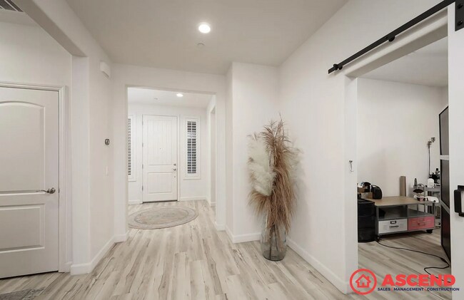 Building Photo - Luxury 4 Bed / 3 Bath Home in Gated Highgate Community – Resort-Style Living