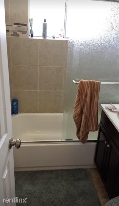 Foto del edificio - 5 br, 2 bath House - 8651 Quigley St