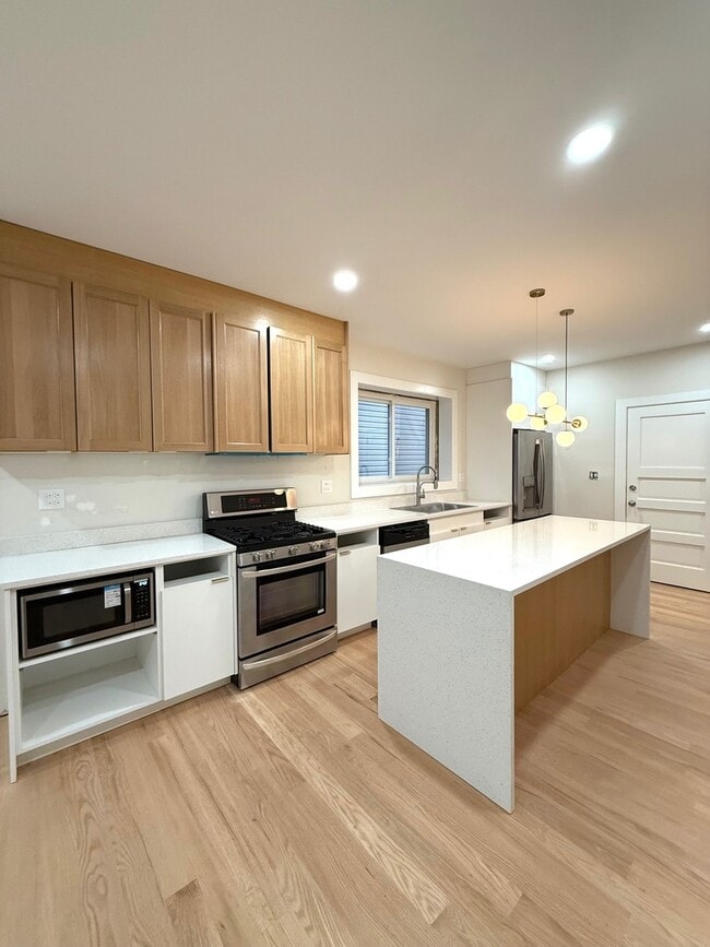 Foto del edificio - 5359 W Potomac Ave
