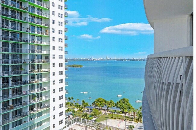 Foto del edificio - 1750 N Bayshore Dr
