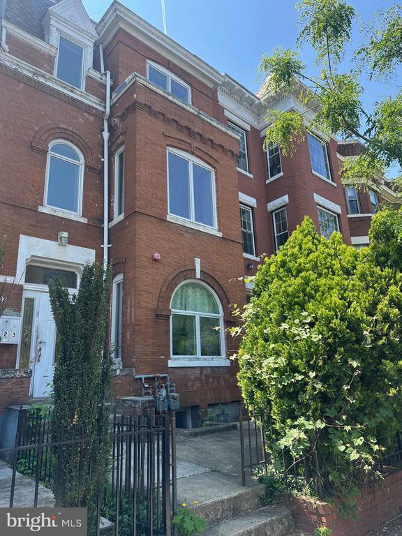 Primary Photo - 32 Q St NW