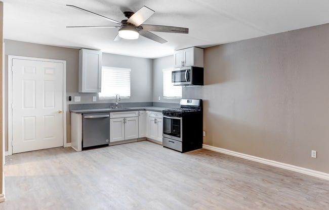 Foto del edificio - 6682 Ventura Ct