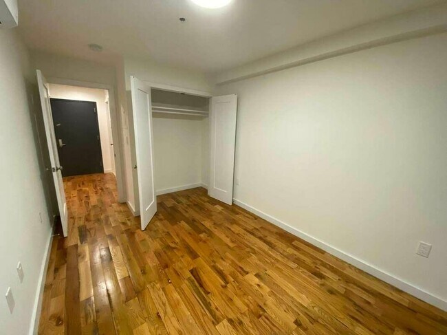 Foto del edificio - 2513 Bedford Ave