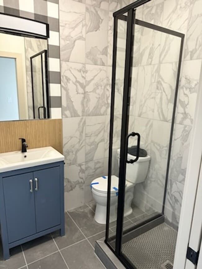 Photo - 1114 W Grand Ave Apartment