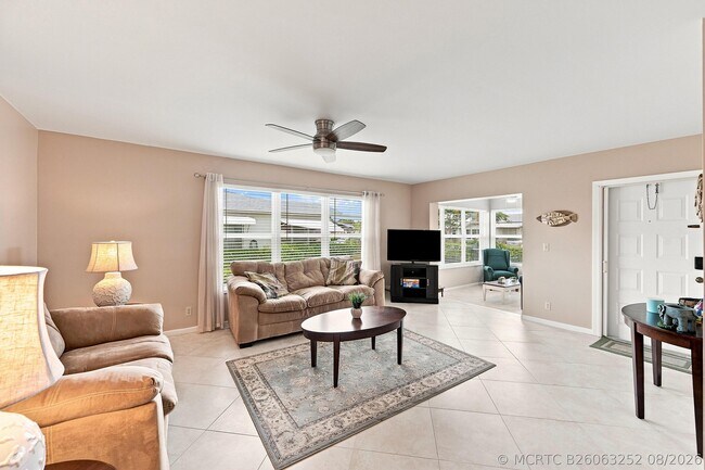 Foto del edificio - 14499 Canalview Dr