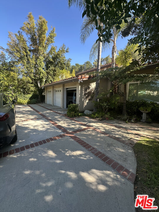 Building Photo - 23444 Park Hermosa