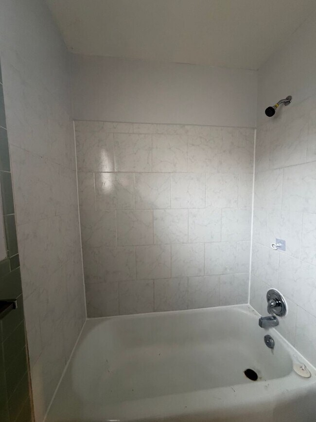 Building Photo - 92 W Ida Ave