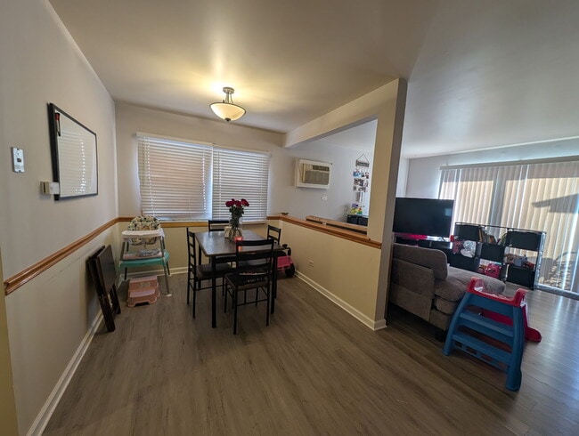 Building Photo - 7840 Normandy Ave