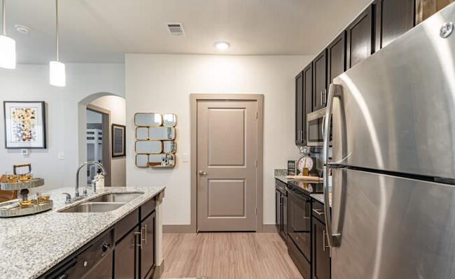 Building Photo - 3 bedroom in Fort Worth TX 76108