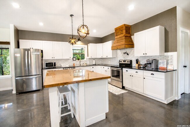 Foto del edificio - 101 Liberty Bell Ln