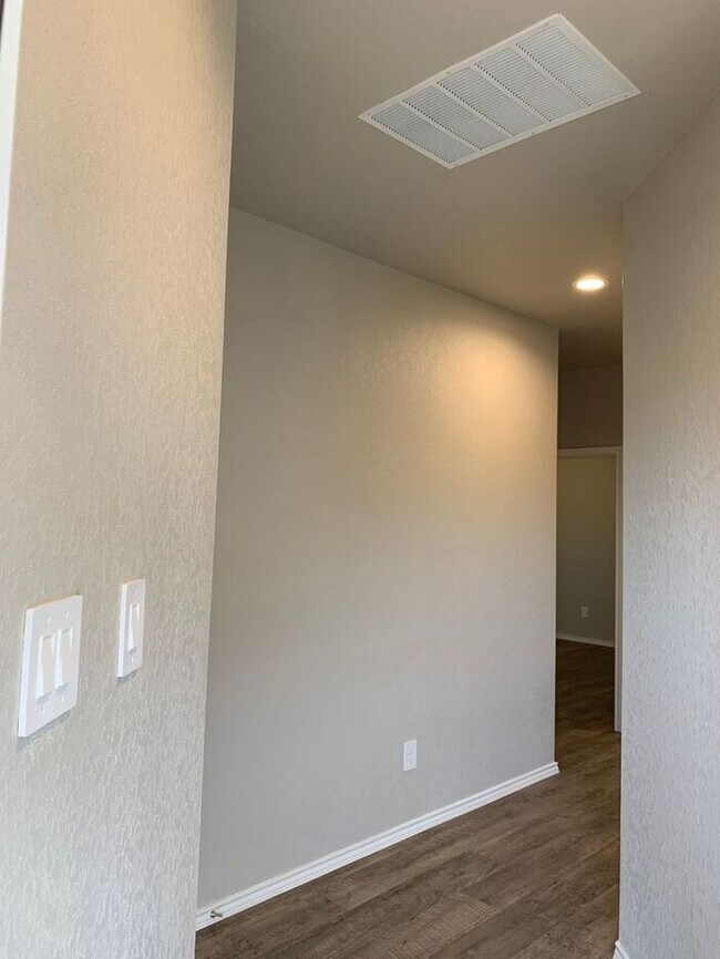 Foto del edificio - *Move-in Special* | Four Bedroom | Two Bat...