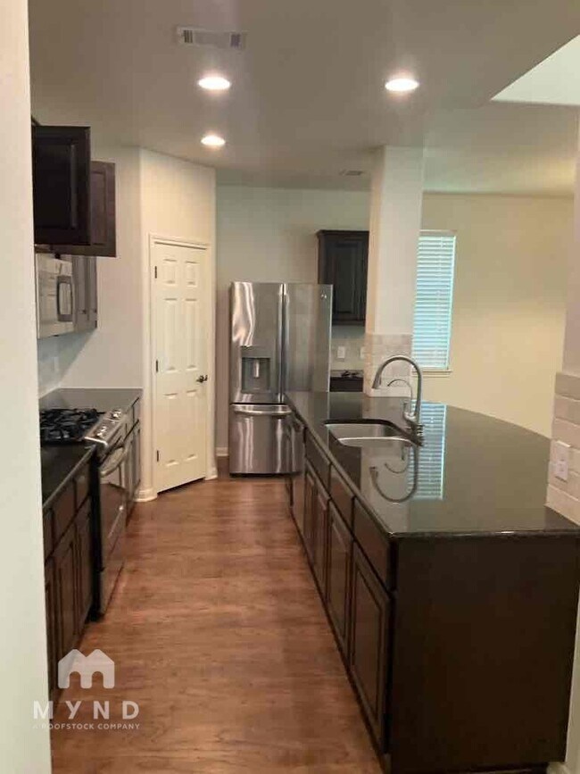 Building Photo - 5501 Sendero Springs Dr