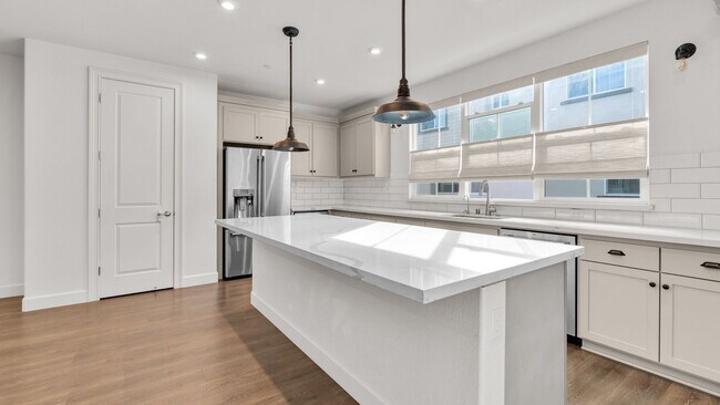 Foto del edificio - 1723 Pedrozzi Cmn