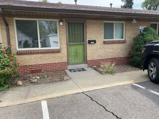 Primary Photo - 3204 Newland St