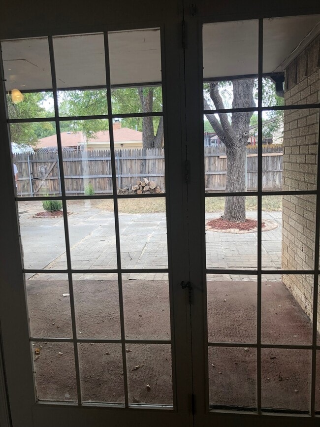 Building Photo - 6000 Chisholm Cir