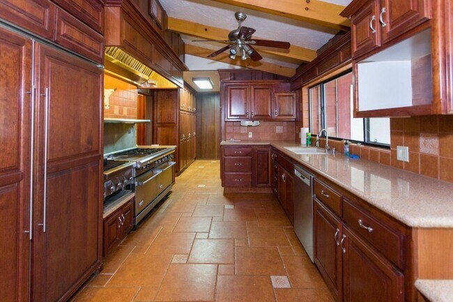 Building Photo - 32806 CA-190