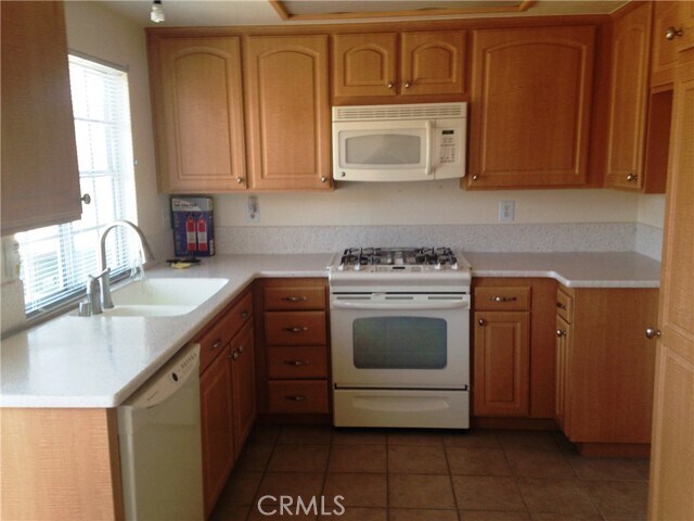 Building Photo - 3718 Village Ln