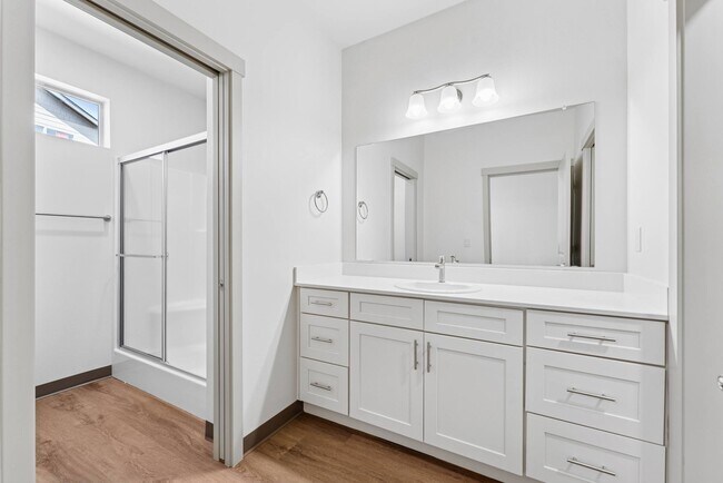 Foto del edificio - Titan Hill Townhomes