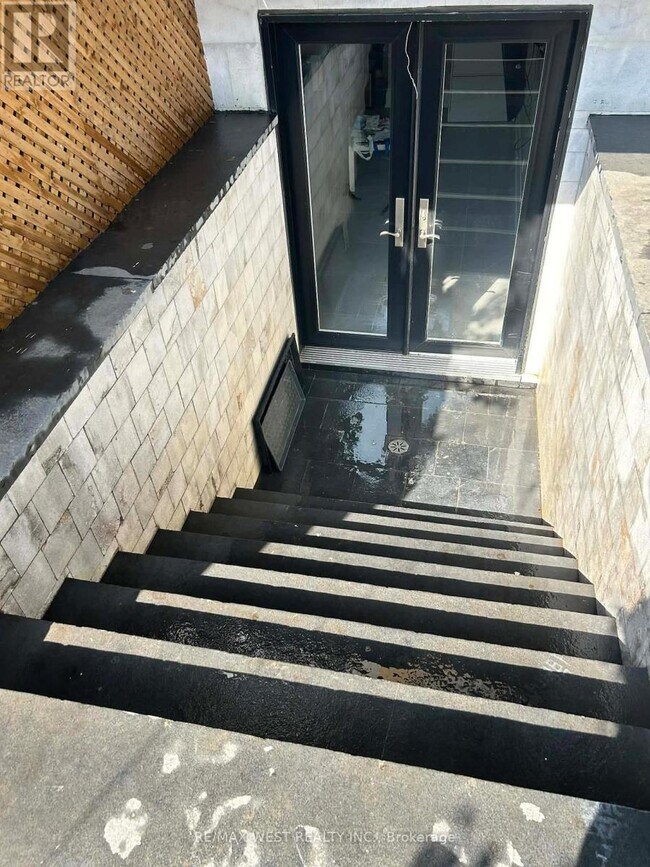 Building Photo - 1 Pagebrook Dr