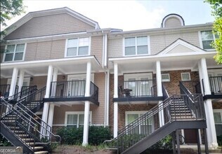 Building Photo - 1035 Barnett Shoals Rd