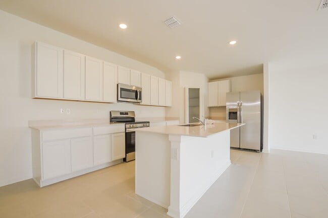 Building Photo - 1348 Blue Ash Ln