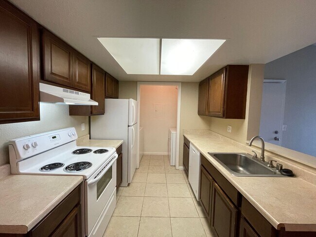 Foto del edificio - 2 Bedroom and 1 Bathroom South Reno Condo