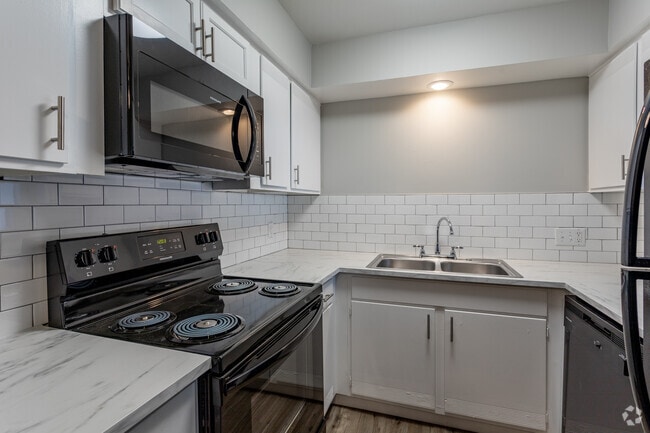 Interior Photo - Cambridge Commons