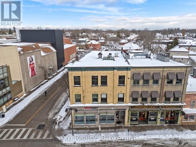 Building Photo - 109 Downie St