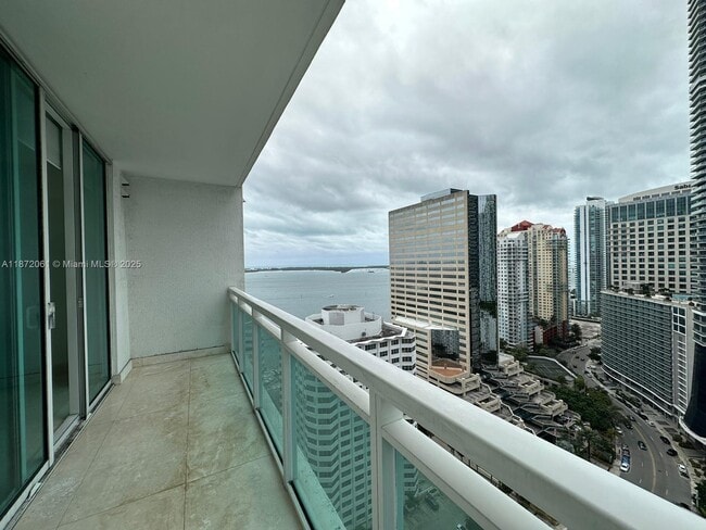 Foto del edificio - 950 Brickell Bay Dr