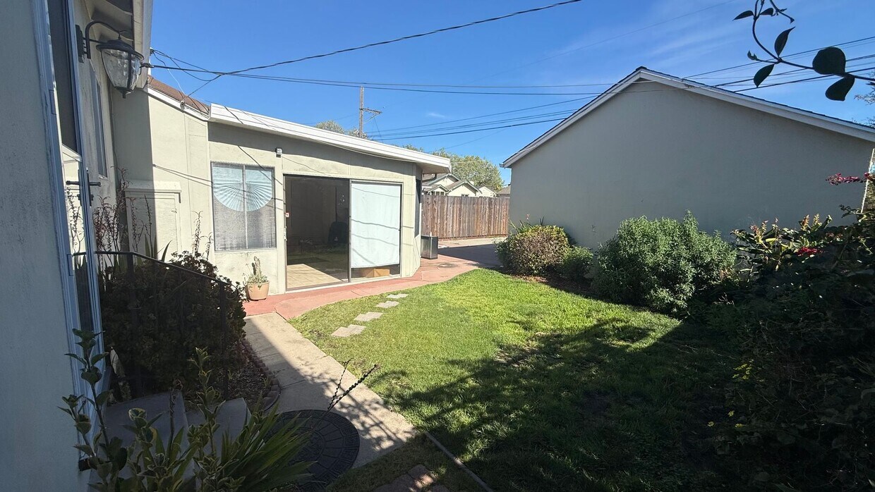 Foto del edificio - Charming Hayward Park Residence