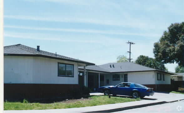 Building Photo - 2640 Bowers Ave