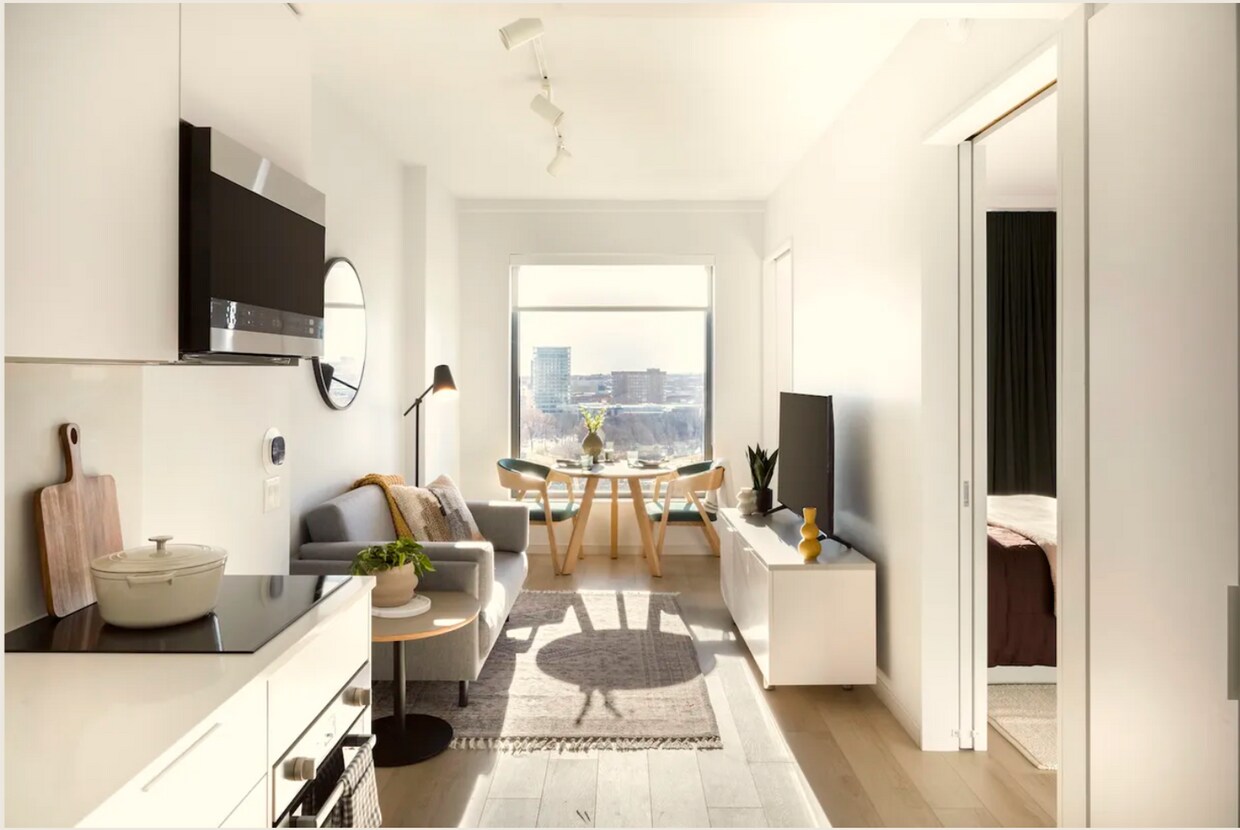 Primary Photo - Luxurious, Peaceful Studio Overlooking Fen...