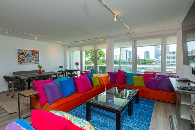 Living Room - 900 Bay Dr Apartment