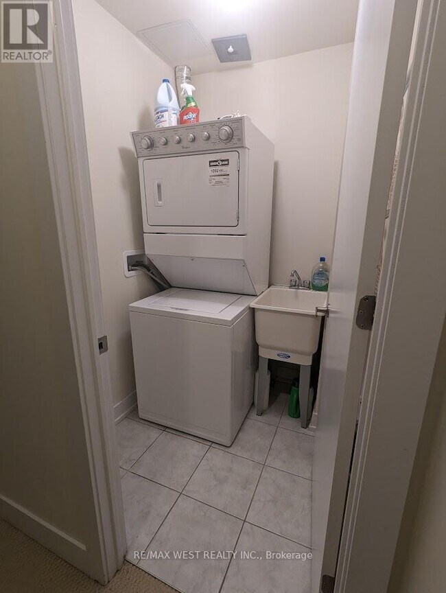 Building Photo - 17 Powerhouse St