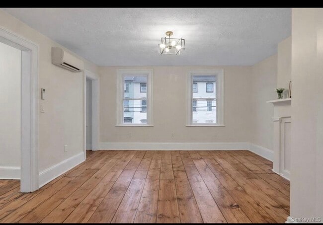 Building Photo - 171 Chambers St