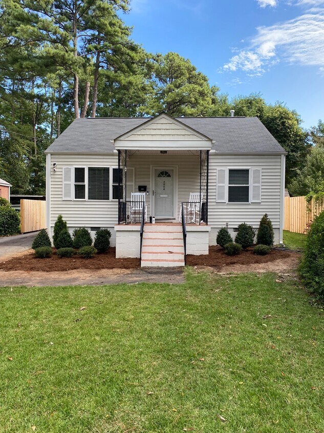 Primary Photo - 2008 Reaves Dr