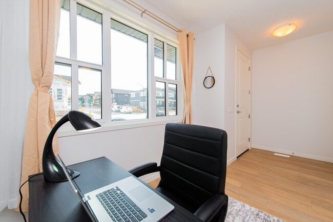 Building Photo - 274 Aquila Dr NW