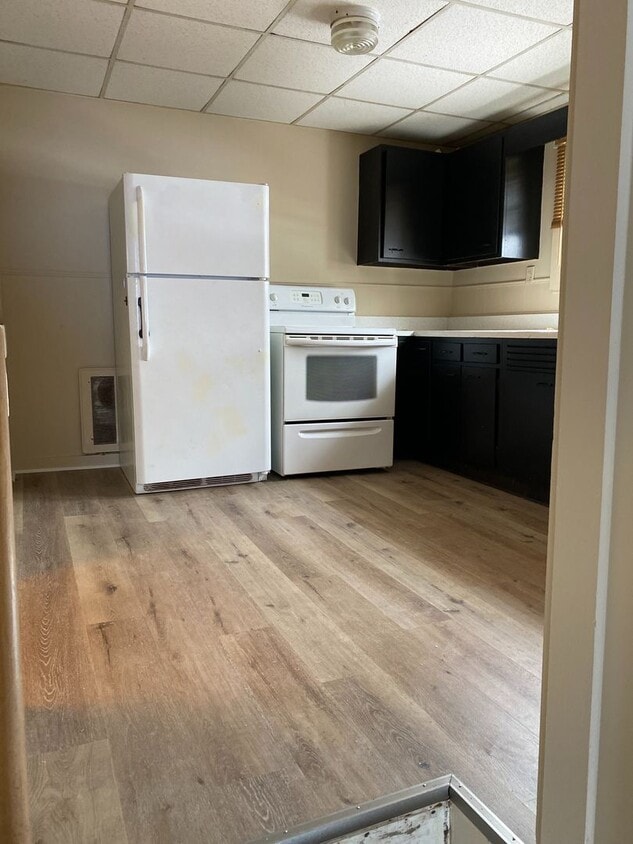 Building Photo - East College Flats