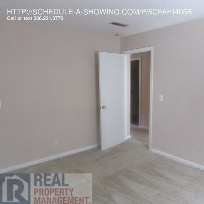 Building Photo - 2567 Green Oaks Ct SE