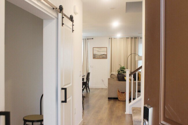 Foto del edificio - 15980 Mavericks Ln