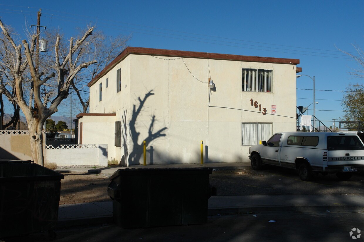 Building Photo - 1613 Constantine Way